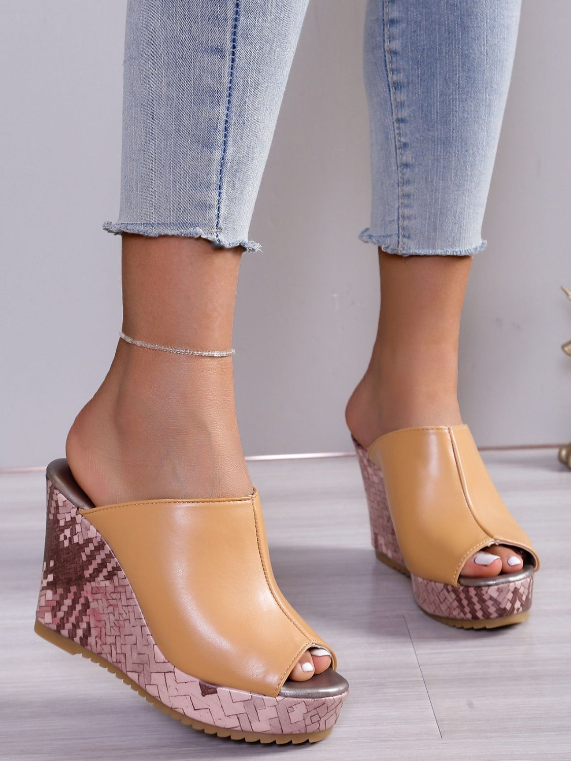 Brigitte | Sandalias de tacón alto fabricadas en piel sintética.