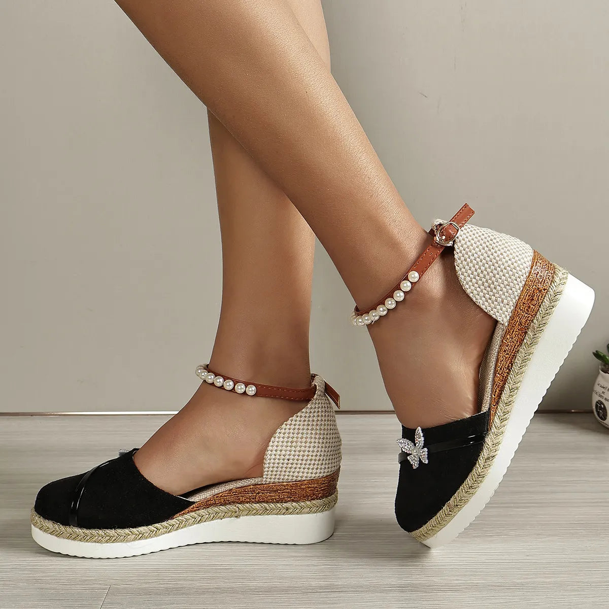 Brenda | Sandalias de cuña con lazo para mujer