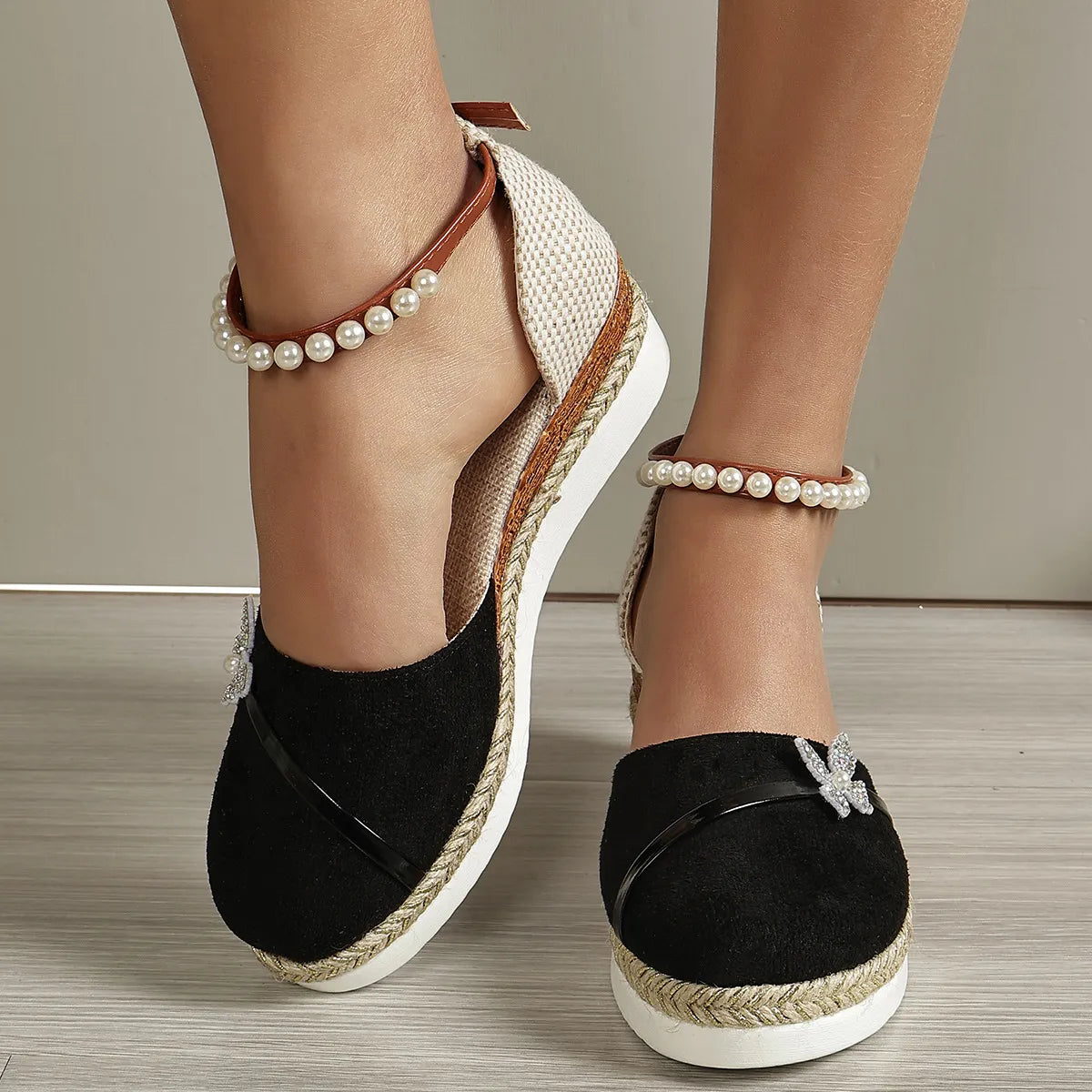 Brenda | Sandalias de cuña con lazo para mujer