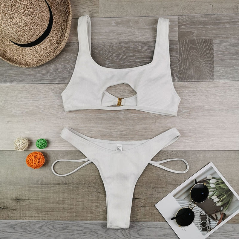 Bobbi | Bikini con corte elegante