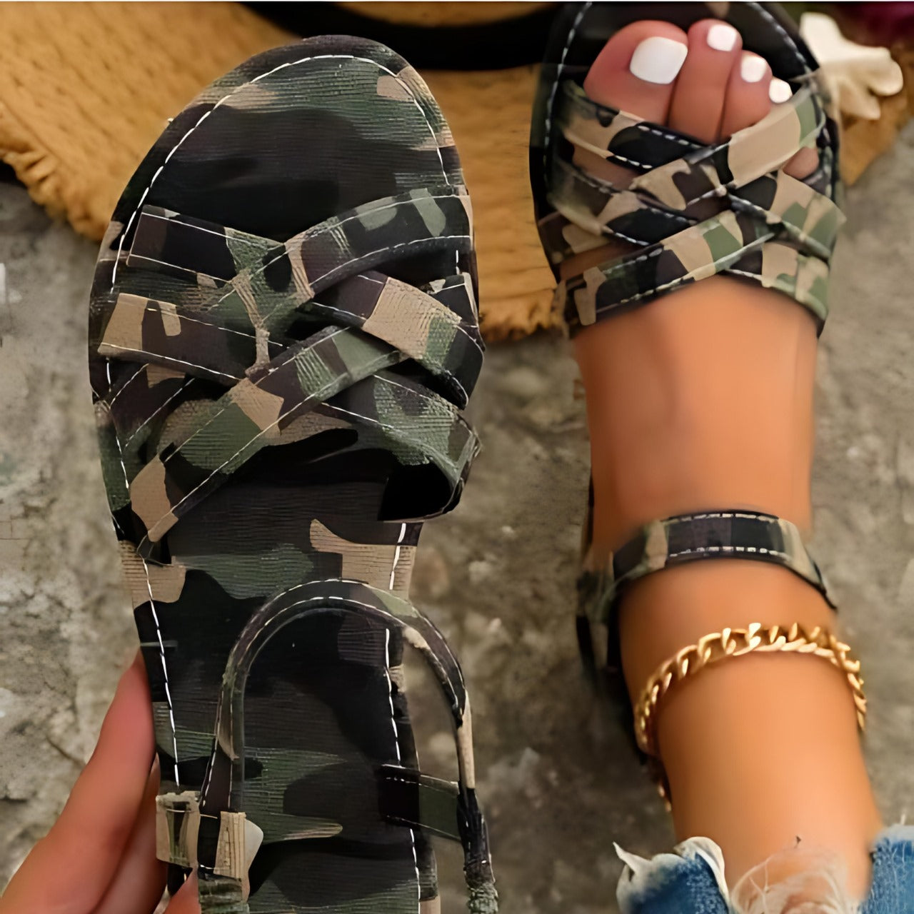 Victoria | Sandalias informales con tiras.