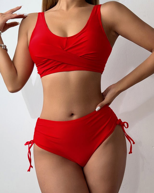 Ana | Bikini liso con toque portivo y cordón