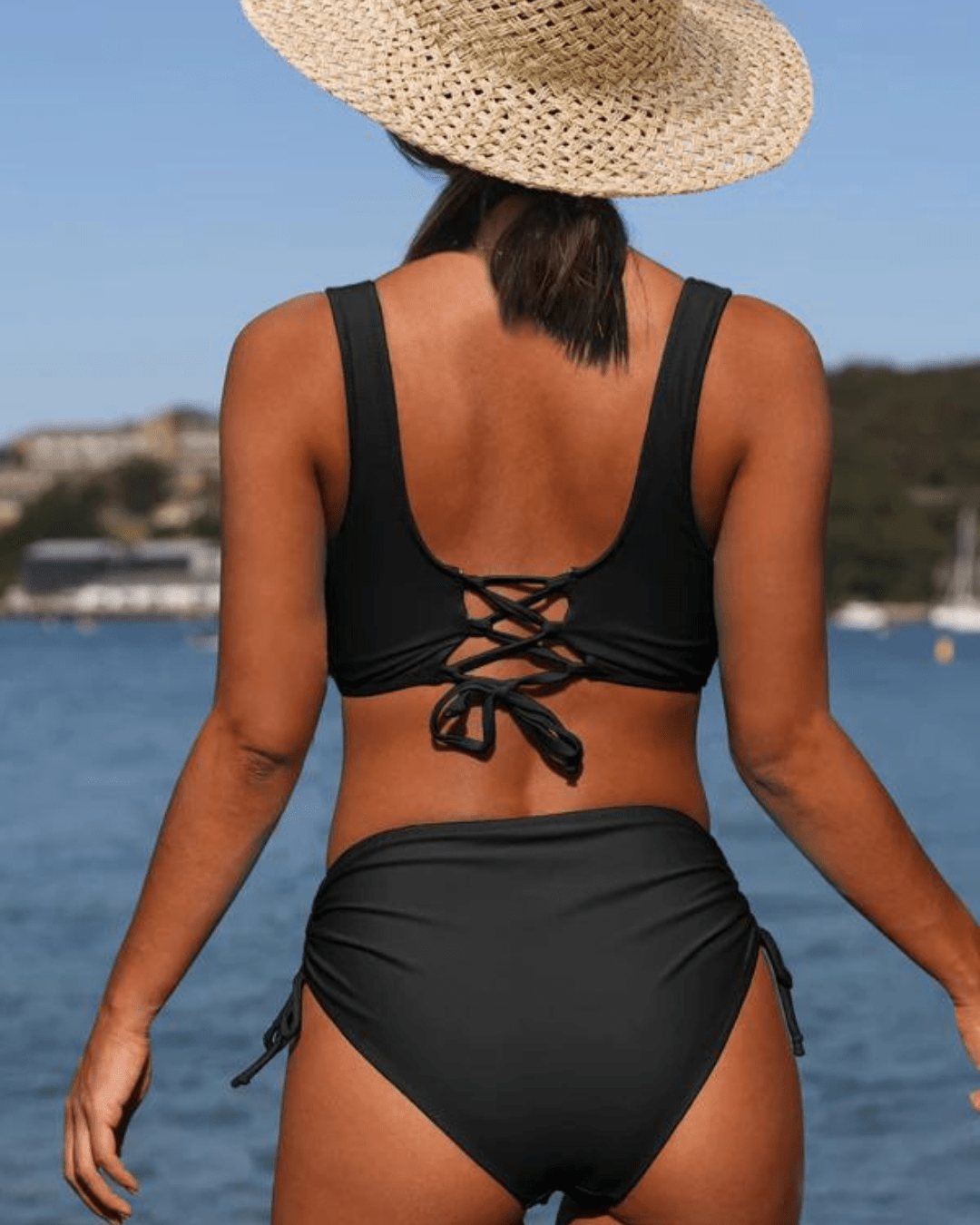 Ana | Bikini liso con toque portivo y cordón