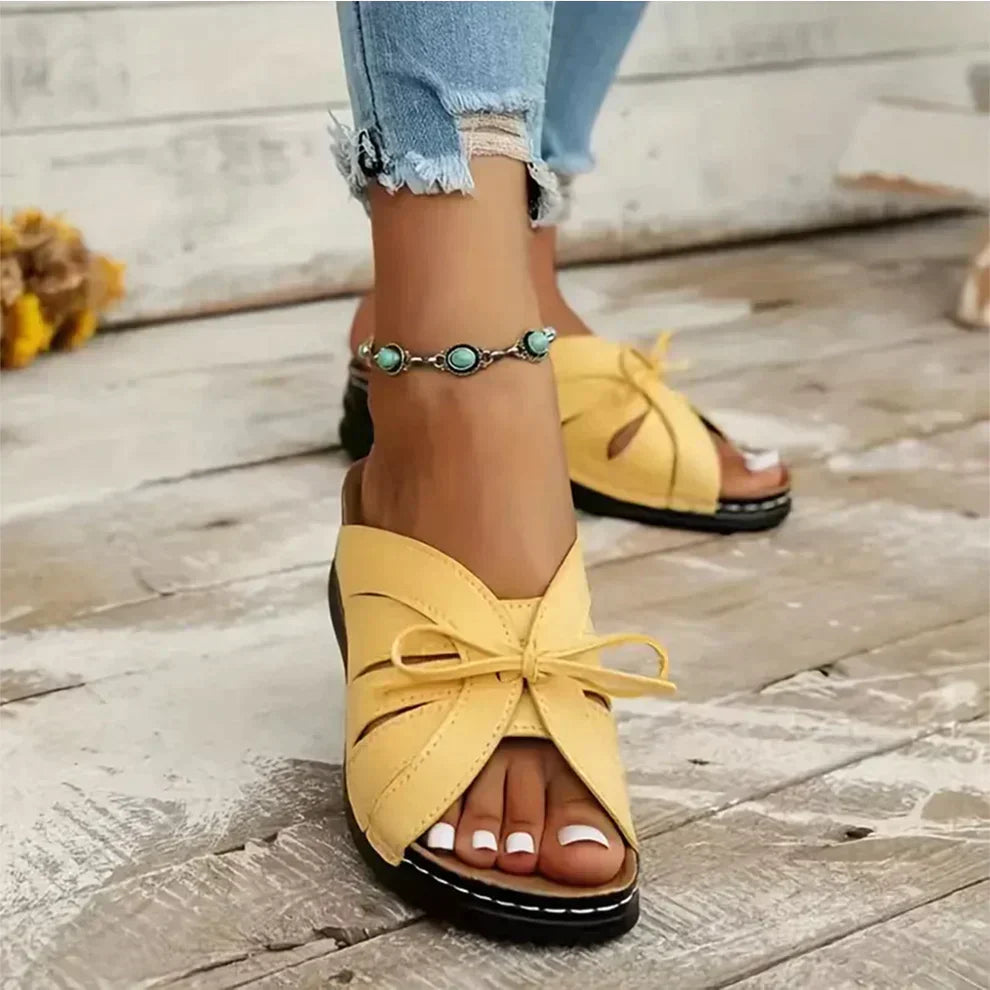 Zenda | Sandalias cómodas con pajarita.