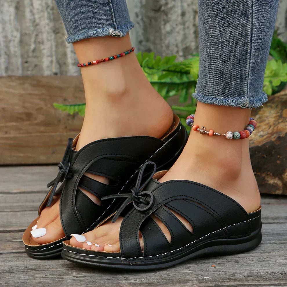 Zenda | Sandalias cómodas con pajarita.