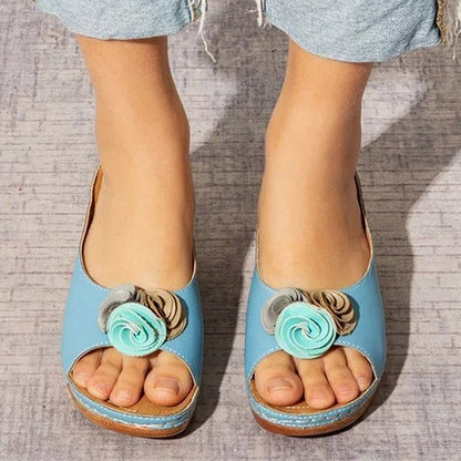 Ximena | Sandalias cómodas de piel con estampado floral.